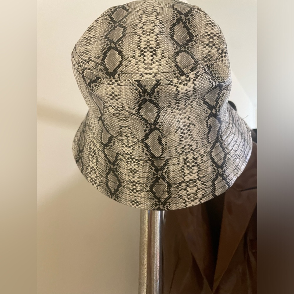 Snake skin pattern fisher hat